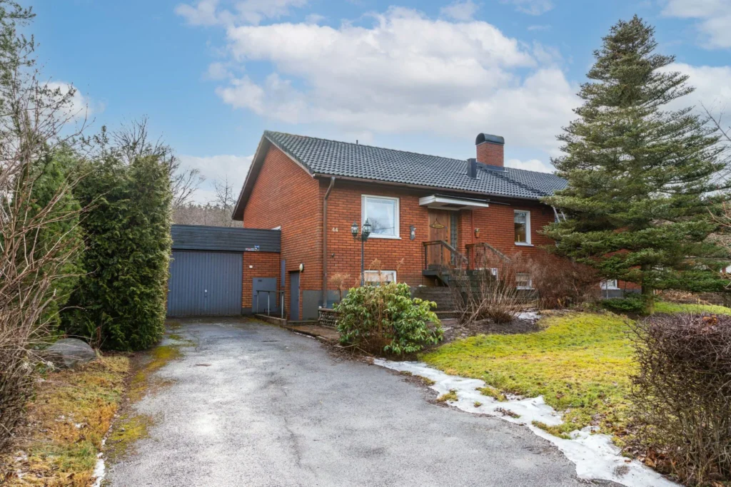 24. Byte av takavvattning pa╠e tegeltak 2048x1365